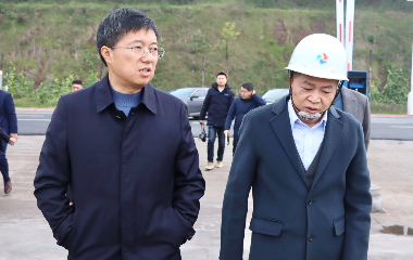 南溪區(qū)委書記、南溪經(jīng)開區(qū)黨工委書記劉剛率隊(duì)調(diào)研遠(yuǎn)東股份宜賓智能產(chǎn)業(yè)園