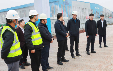 南溪經(jīng)開區(qū)黨工委副書記、管委會(huì)主任李勇一行蒞臨遠(yuǎn)東股份宜賓智能產(chǎn)業(yè)園調(diào)研指導(dǎo)